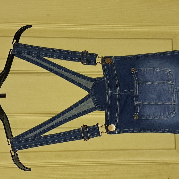 NO BO Relaxed fit size 3/5 sm dark faded Denim overalls shorts. Like new! Cute! - Picture 2 of 9